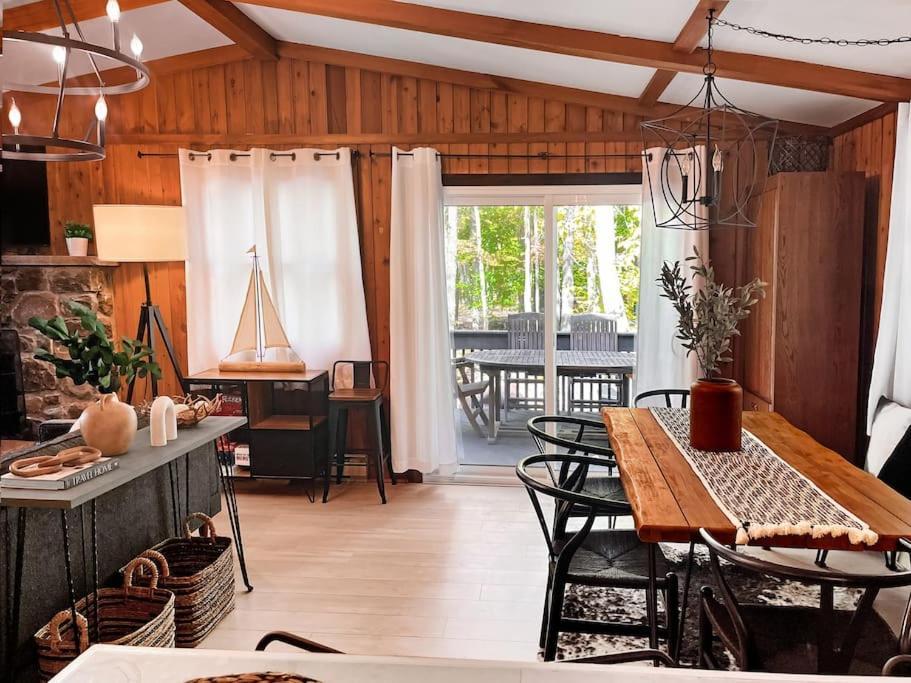 Stylish And Cozy Cabin, Walking Distance To Big Bass Lake Gouldsboro Exterior foto